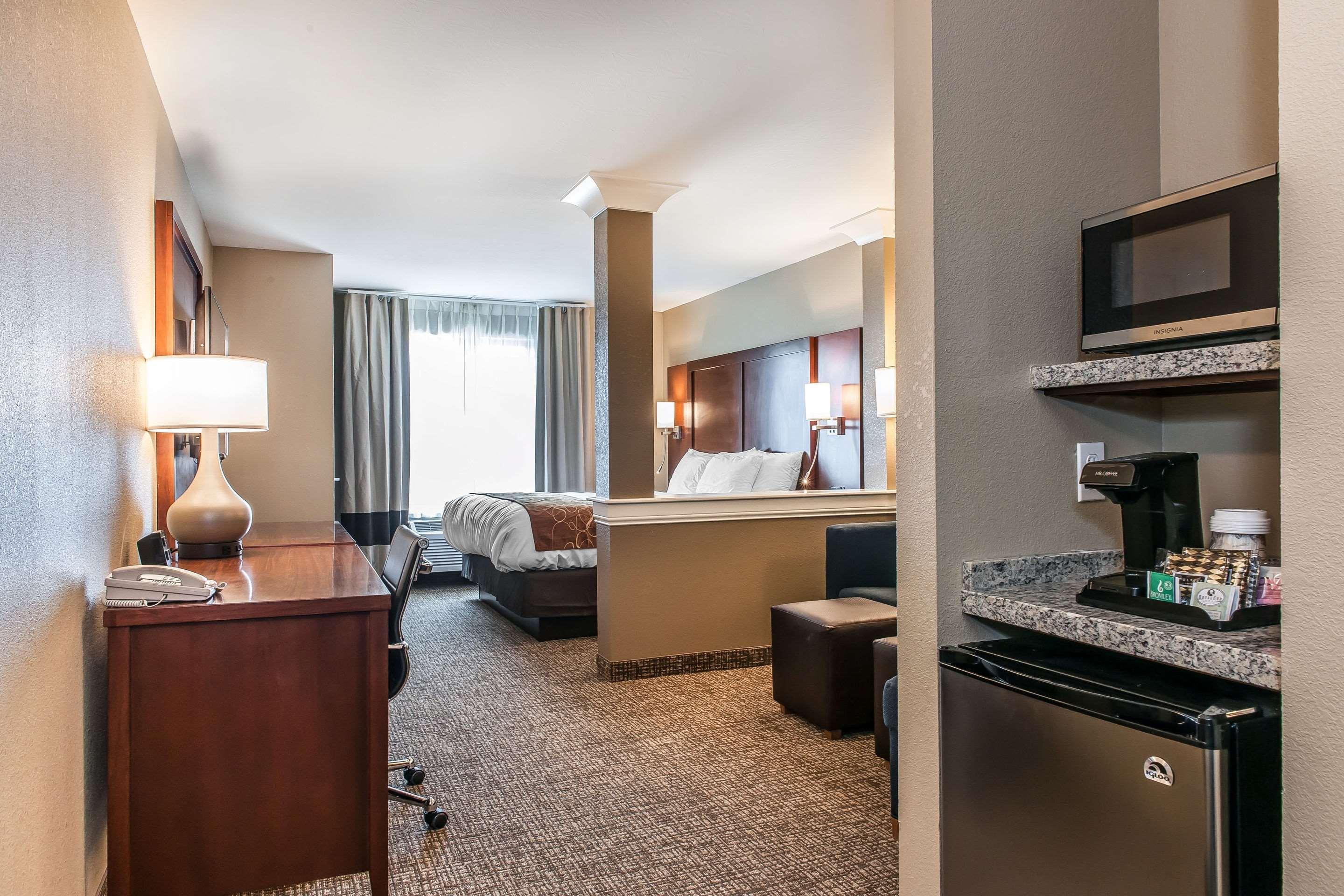 คอมฟอร์ต สวีทส์ Hotel Rensselaer ภายนอก รูปภาพ