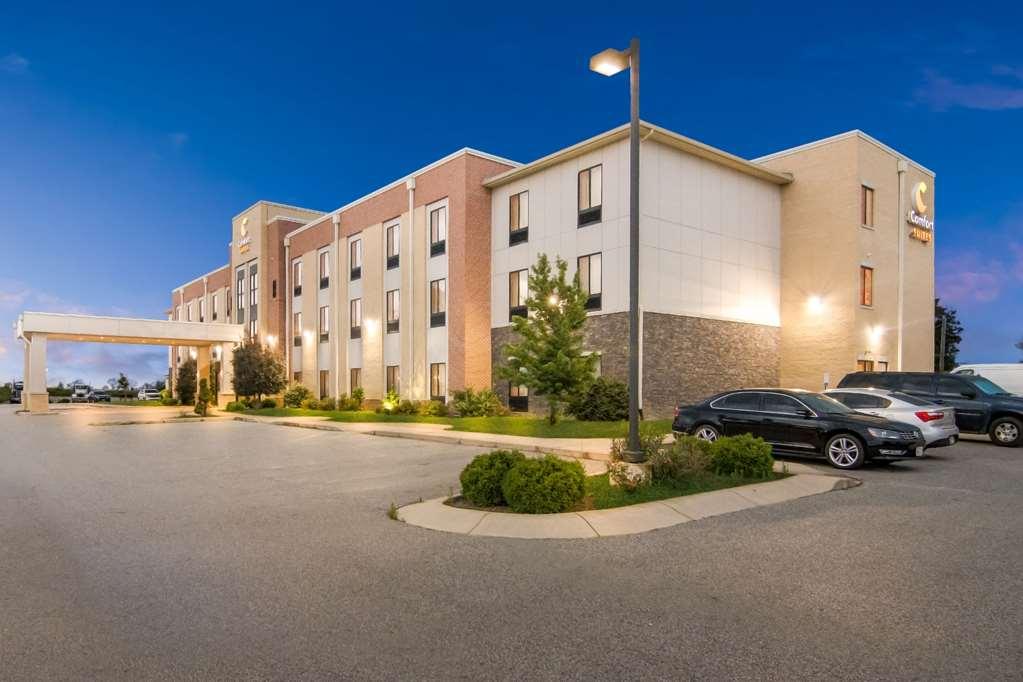 คอมฟอร์ต สวีทส์ Hotel Rensselaer ภายนอก รูปภาพ